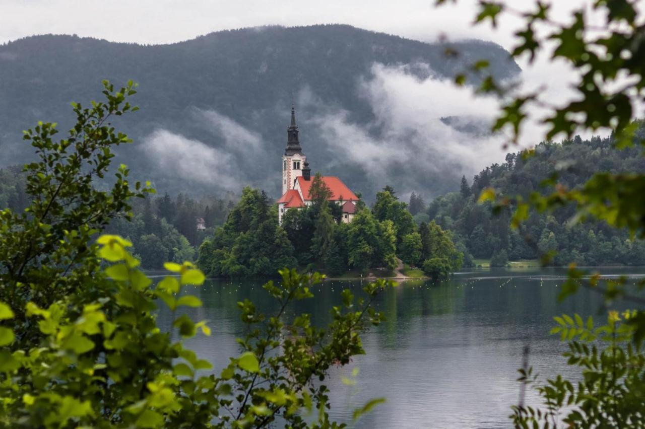 Apartment In The Heart Of Bled With Views Екстериор снимка